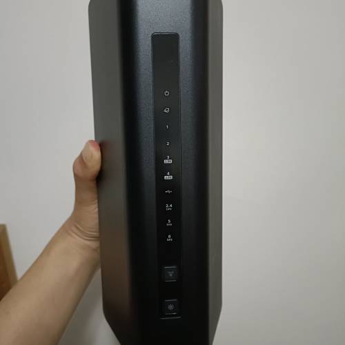 Netgear RS300 WiFi 7 三頻 router 路由器，支援2.5G寬頻