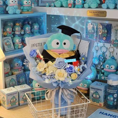獨家原創、直接留言需要日期📆 Sanrio Hangyodon畢業公仔花束 水怪畢業公仔花束 水...