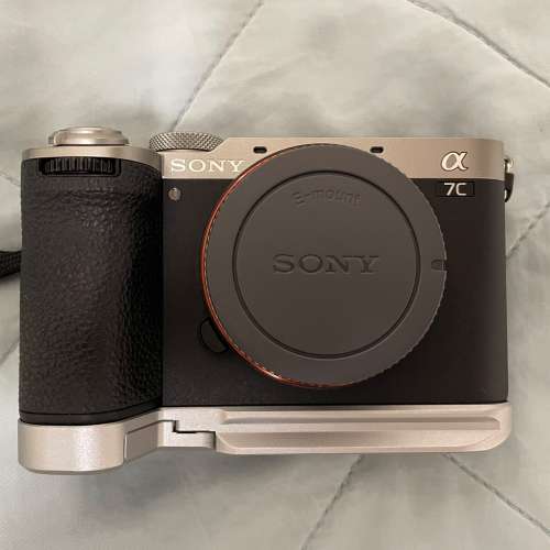 Sony A7C2 銀色淨機身 連底座，Mon貼，手帶