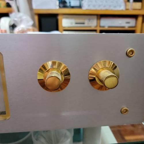 自製真空管前级，全鋁機箱，鍍金旋鈕
