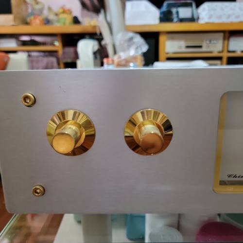 自製真空管前级，全鋁機箱，鍍金旋鈕