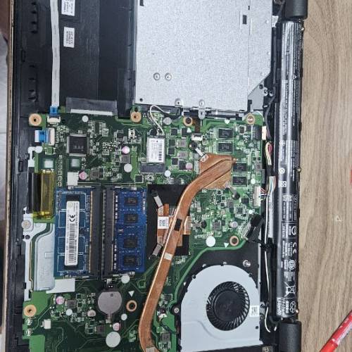 二手可用 Acer 15.5" 手提電腦