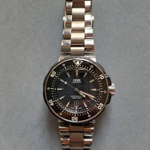 Oris automatic watch.49mm size.1000m 防水，鈦金屬，90%new