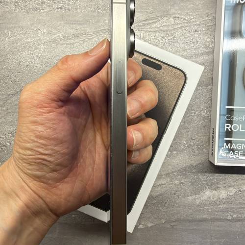 【出售】有盒港行iPhone 15 Pro Max 256GB 鈦原色 ｜電池91% ｜近完美外觀｜送 Moma...
