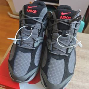 全新Nike波鞋 (46号）