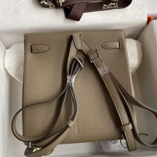 愛馬仕HERM&Egrave;S H083737CK18 Kelly Ado PM 大象灰 Togo 皮銀扣雙肩袋