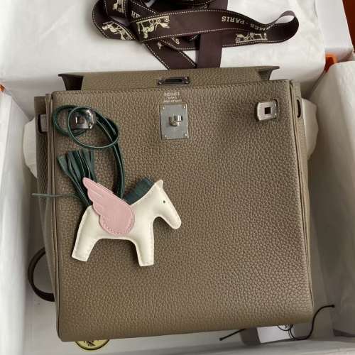 愛馬仕HERM&Egrave;S H083737CK18 Kelly Ado PM 大象灰 Togo 皮銀扣雙肩袋