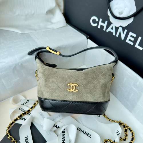 香奈兒 CHANEL AS4591 灰麂皮拼黑皮金扣 Hobo 鏈條袋