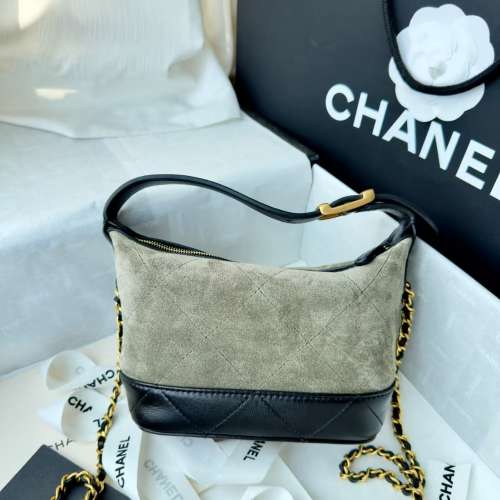 香奈兒 CHANEL AS4591 灰麂皮拼黑皮金扣 Hobo 鏈條袋