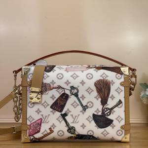 路易威登 LOUIS VUITTON M24424 Side Trunk 白色老花鑰匙圖案硬箱斜揹袋