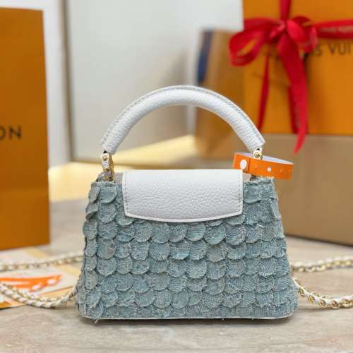 路易威登 LOUIS VUITTON M24423 Capucines Mini 淺藍色魚鱗刺繡手提鏈條袋