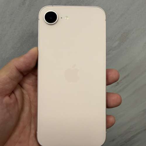 99.9新iPhone 17e 256gb,港行，電池健康度100，有保至27年3月，備機使用中隨時可以...