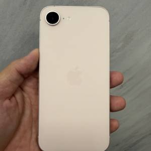 99.9新iPhone 17e 256gb,港行，電池健康度100，有保至27年3月，備機使用中隨時可以...