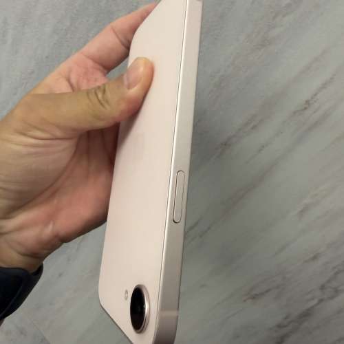 99.9新iPhone 17e 256gb,港行，電池健康度100，有保至27年3月，備機使用中隨時可以...
