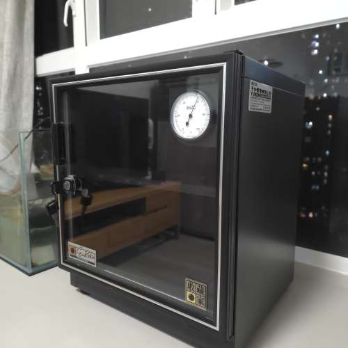 Eureka 收藏家 33L電子防潮箱