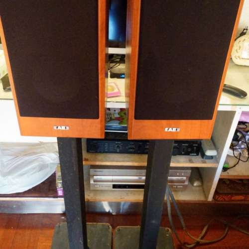 AE Aegis Evo One 喇叭, 連腳架; Audiolab 8000A 擴音機