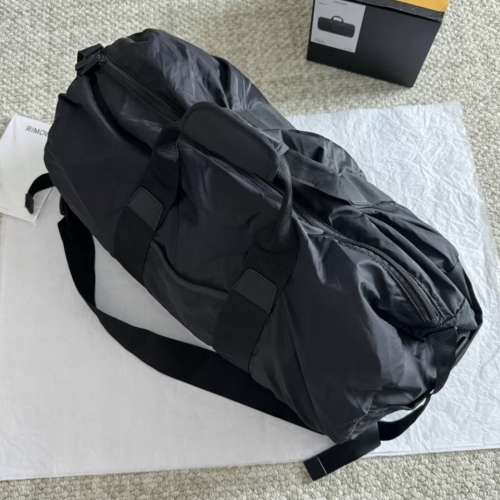 全新未開封一個 RIMOWA Foldable Bags 35L 可折疊收納 健身 / 旅行 通用 手提旅行袋...