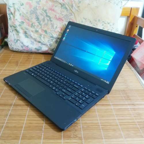 Fujitsu Lifebook AH556