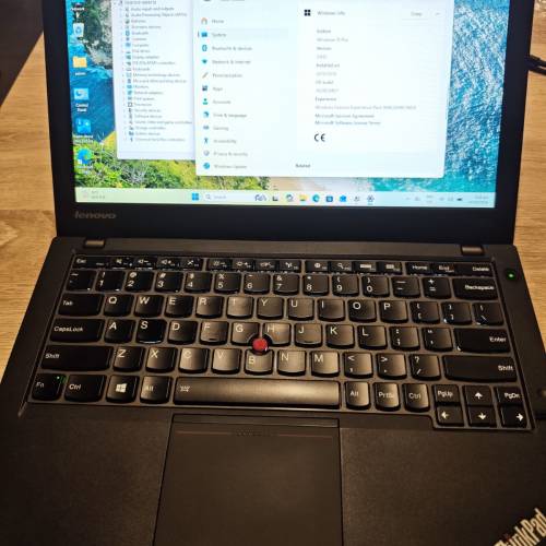 Lenovo ThinkPad X240 8GB Ram | 不包SSD and OS |內置電要更換