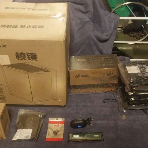 全新MATX小機箱，750W火牛，1TB硬碟，DDR4 4GB Ram，ARGB風扇5個連控制器及遙控器...