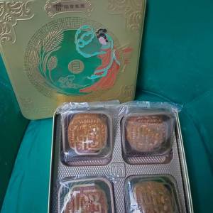 稻香雙黄白蓮蓉月餅 moon cake  
$100/4個 pc

不連盒
不議價 議價不用留言 不會覆
...