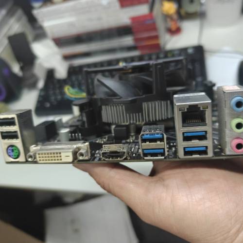 i5-9400F + Gigabyte Z370M DS3H MATX MB