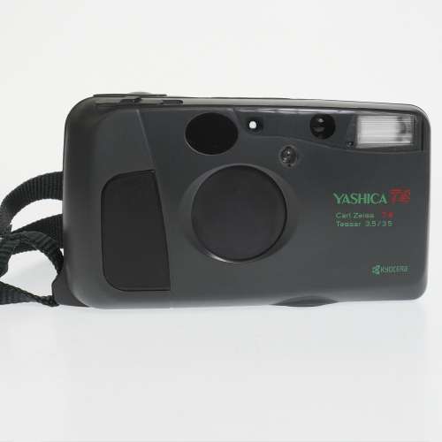 Yashica T4 T4D Black Kyocera 35mm Film Camera Auto AF From JAPAN
