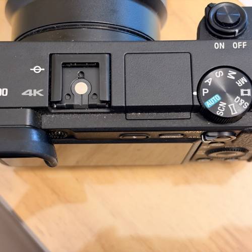 sony APSC A6400 body  連2電 及USB 外置充電器送peak design 手帶