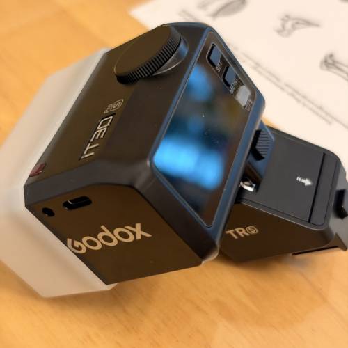 godox 神牛IT30 pro ￼for Sony + 轉角座 + 遮光罩