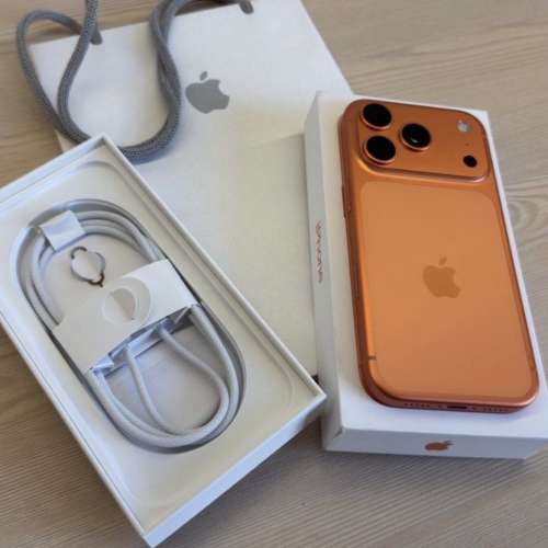 有單有保iPhone 17pro 256gb,港版保至12月，電池92，完美冇花！