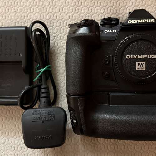 Olympus OMD EM1 mark 2 + 直度 + 充電器 +兩電