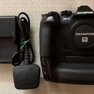 Olympus OMD EM1 mark 2 + 直度 + 充電器 +兩電