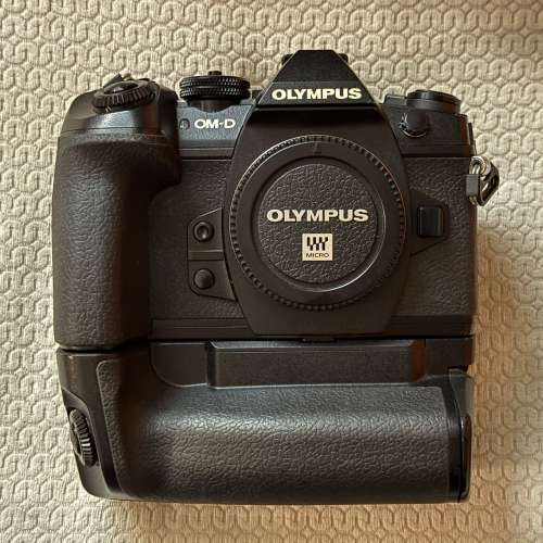 Olympus OMD EM1 mark 2 + 直度 + 充電器 +兩電