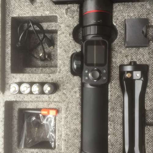 $1,200 90% 新 worked 飛宇 FeiyuTech AK4000 防震專業相機穩定器，觸屏操作載重怪...