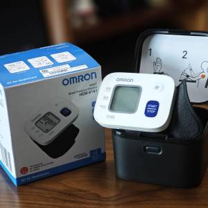 Omron 歐姆龍 HEM-6161 手腕式血壓

計連盒