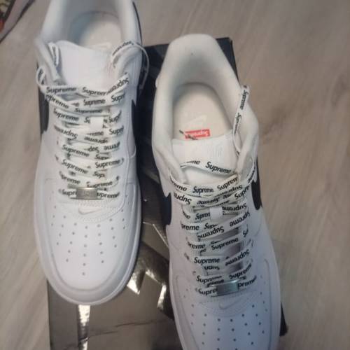 Nike x Supreme Air Force 1 Low SP