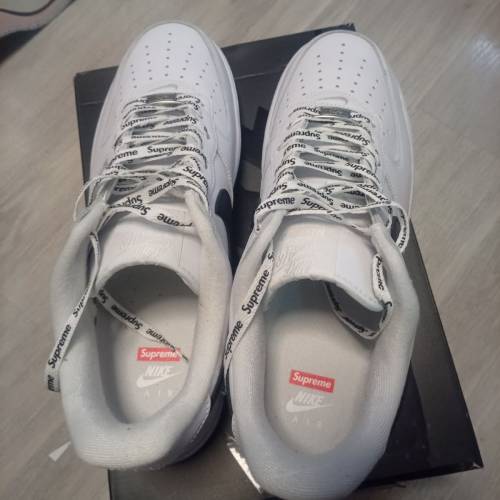 Nike x Supreme Air Force 1 Low SP