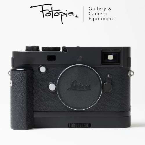 || Leica M Monochrom (Typ 246) - Black / 10930 with Multi-func Handgrip ||