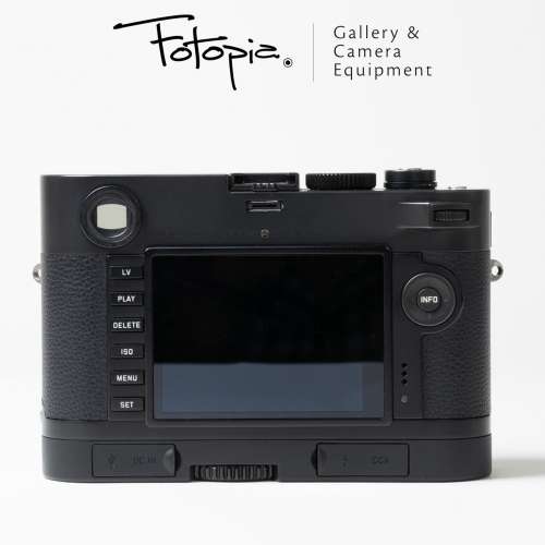 || Leica M Monochrom (Typ 246) - Black / 10930 with Multi-func Handgrip ||