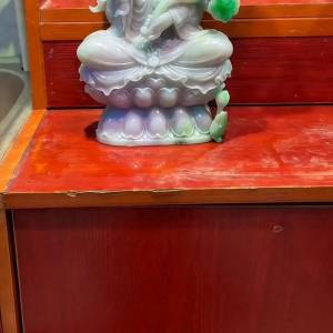 翡翠观音雕像