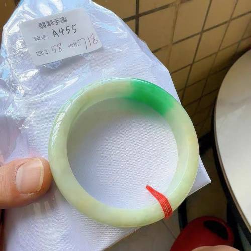 翡翠手镯