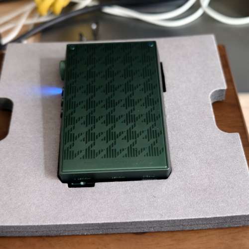 99.9 % new HiBy RS2 II