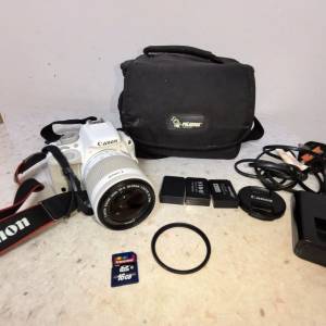 98新  佳能EOS 100D，
18-55mm镜头 配件送原装电池3块、SD卡16G、镜头盖、UV镜、充...