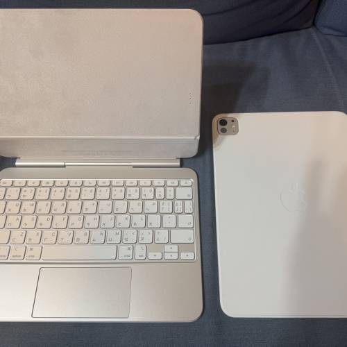 全套官價$12397 有保電池100% Apple ipad pro m5 連 精妙鍵盤 智慧型摺套