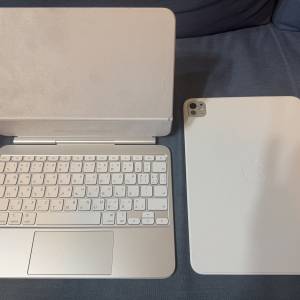 全套官價$12397 有保電池100% Apple ipad pro m5 連 精妙鍵盤 智慧型摺套