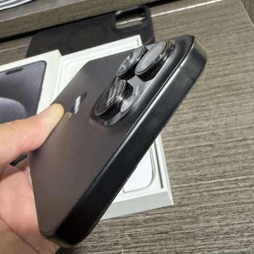 iPhone 15pro max512gb,港行完美冇花，電池85，有套有貼，即買即用！