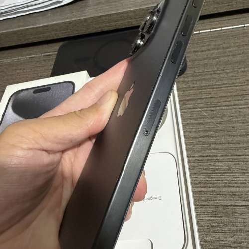 iPhone 15pro max512gb,港行完美冇花，電池85，有套有貼，即買即用！