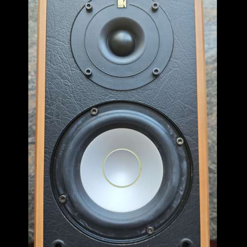 KEF Cresta 1  Bookshelf Speakers (pair)