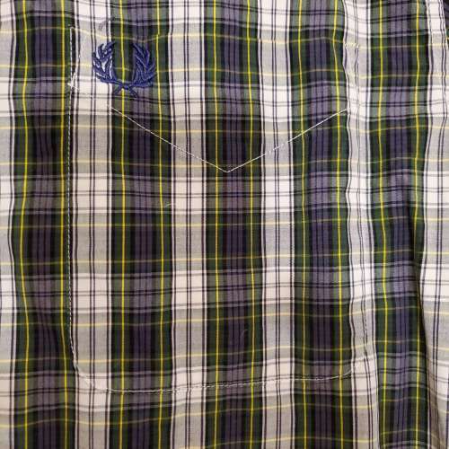Fred Perry  新淨 靚仔 格仔 長袖恤衫，有心口Logo。岩平時返工或出街著 M size / ...