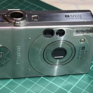 絕對珍藏，絕對收藏品。不鏽鋼金屬外殼。Canon Digital IXUS V 復古 CCD 數碼相機